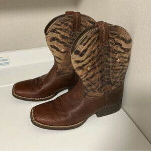 Womens Ariat 4LR Tan and Brown Leather Cowboy Boots Sz 5.5